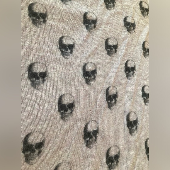 NWT Skull Cashmere Pink/Lavender Large Rectangle Skull Scarf - Picture 9 of 14
